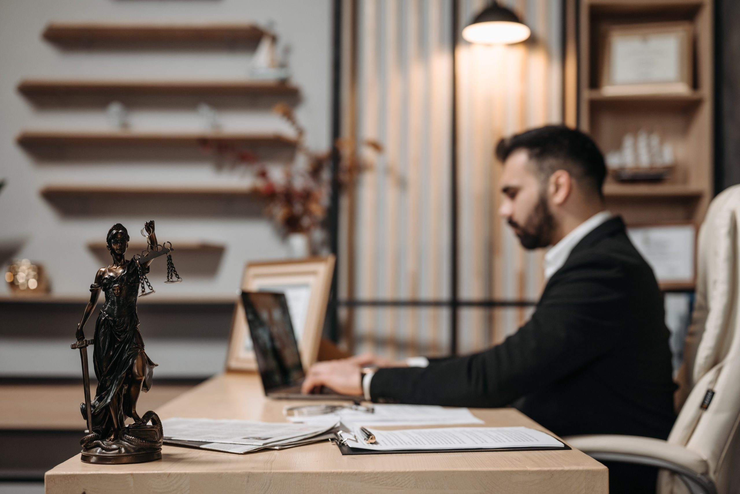 Pourquoi faire appel à un avocat en droit des affaires ?