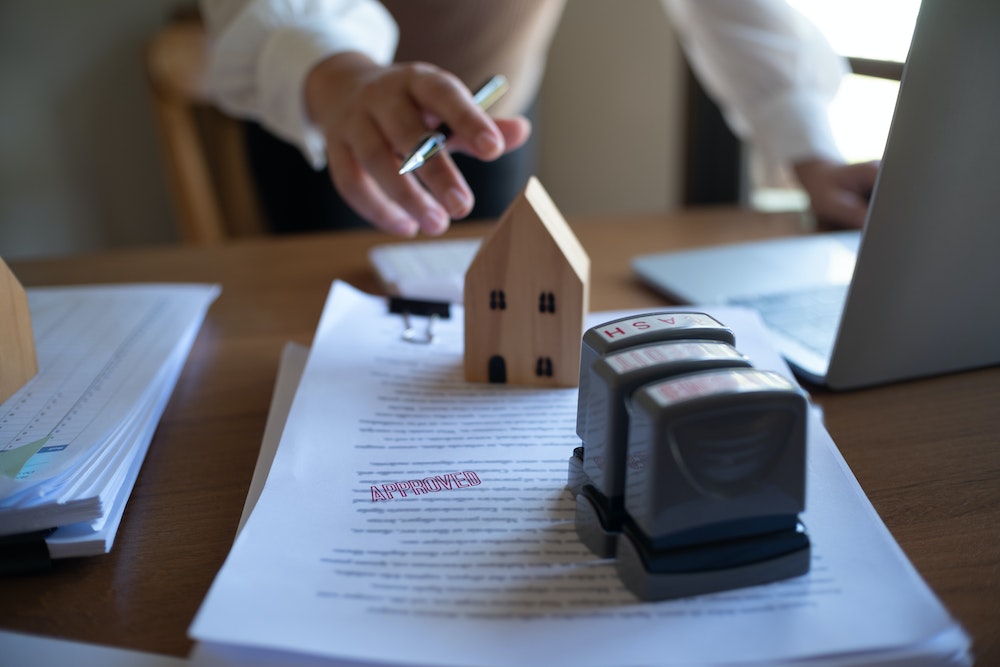 Naviguer dans le Labyrinthe du Contrat d'Achat Immobilier : Un Guide Détaillé
