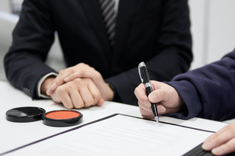 Comprendre et Négocier Efficacement un Contrat de Bail Commercial : Le Guide Complet