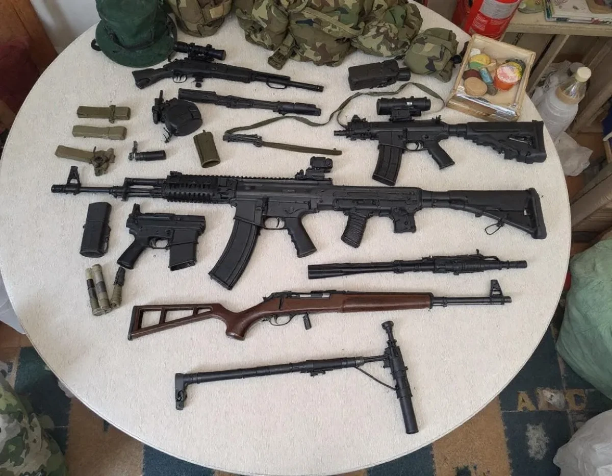 Débarras d'appartement : Cadre légal et procédures pour le traitement des objets militaires et sensibles